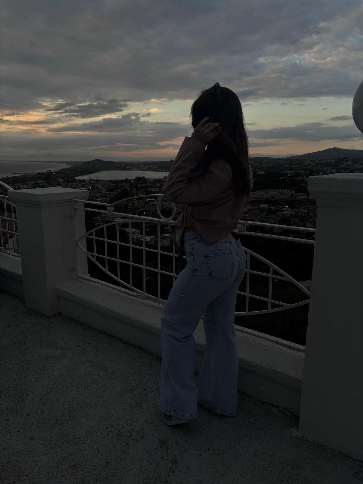 @•B