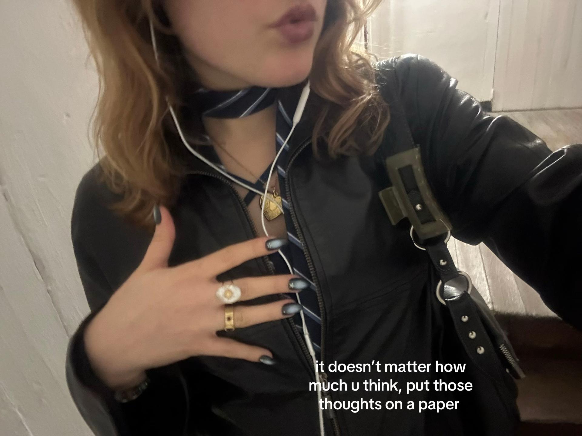 @clo7rt