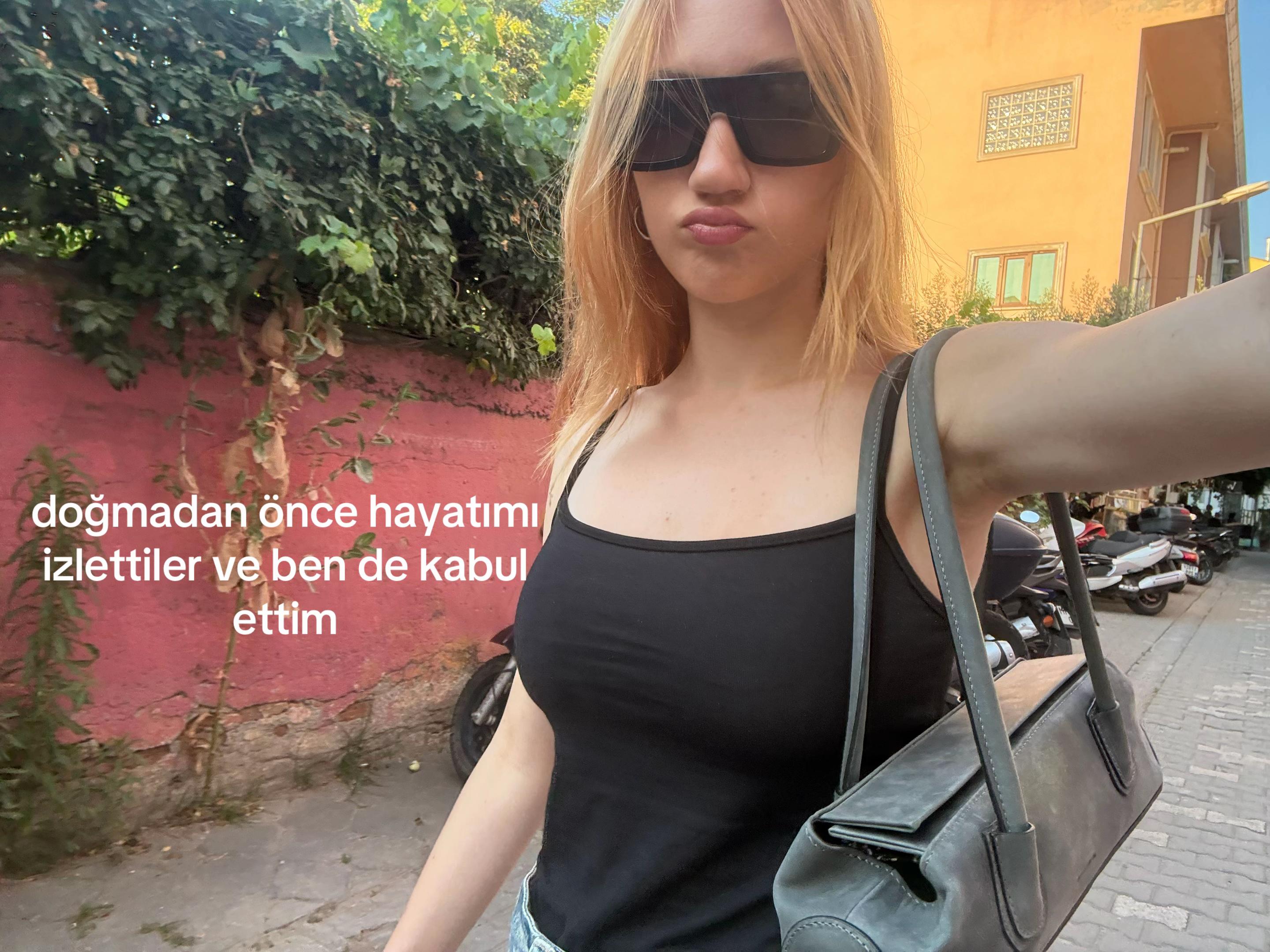 @d🦊