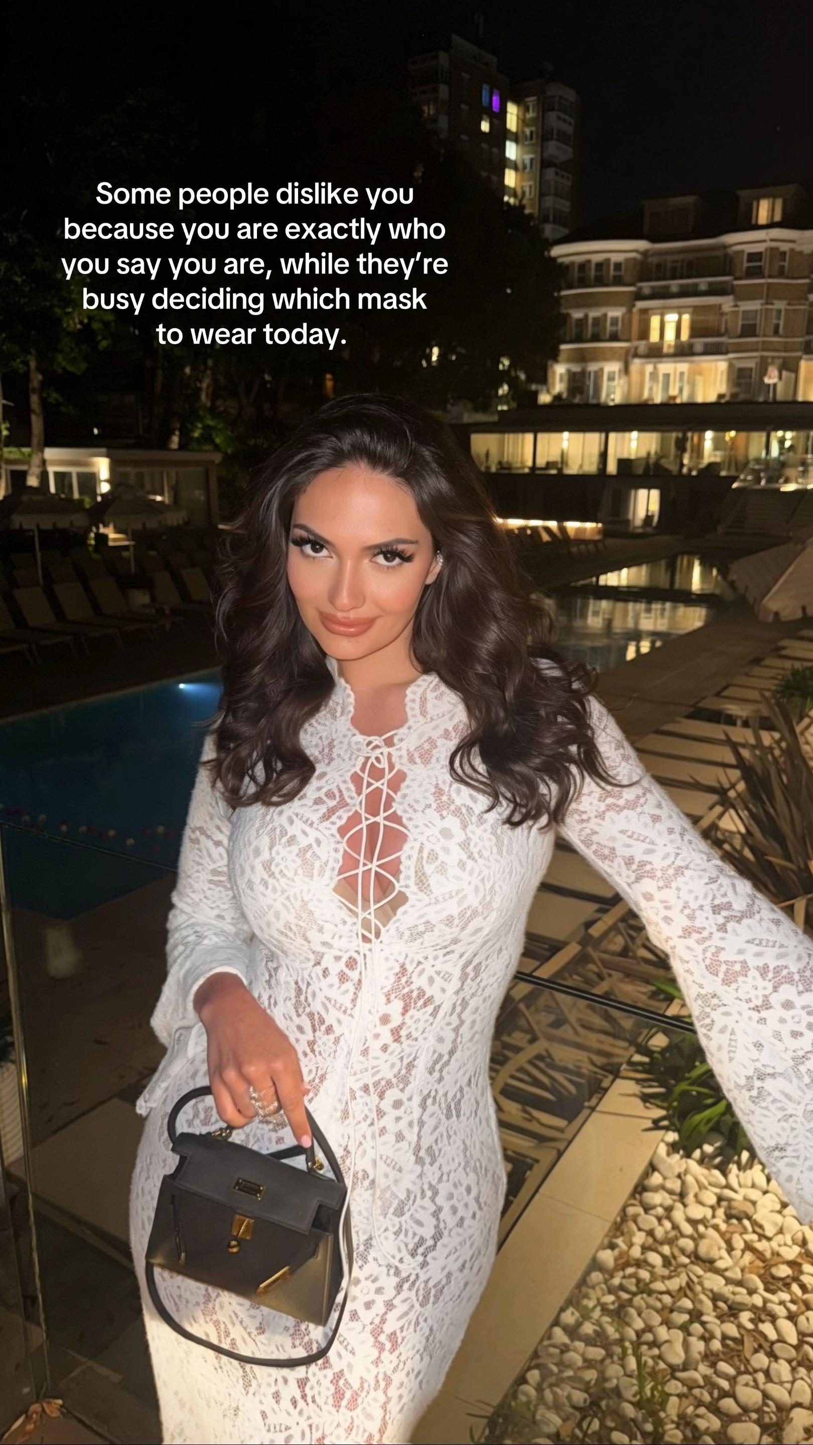 @Ella ๐ | Makeup and Lifestyle