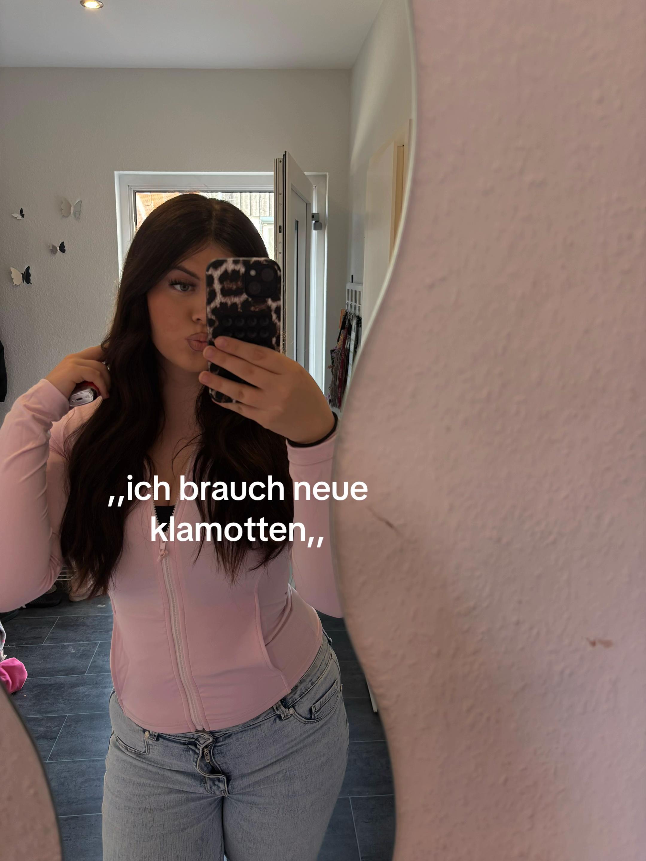 @๐ข๐ฌ๐๐๐๐ฅ๐ฅ๐