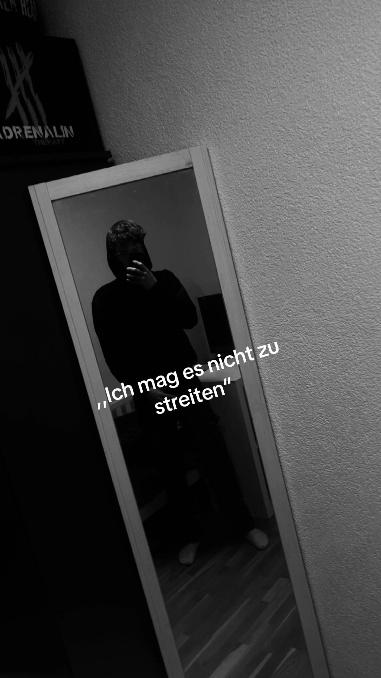 @👻
