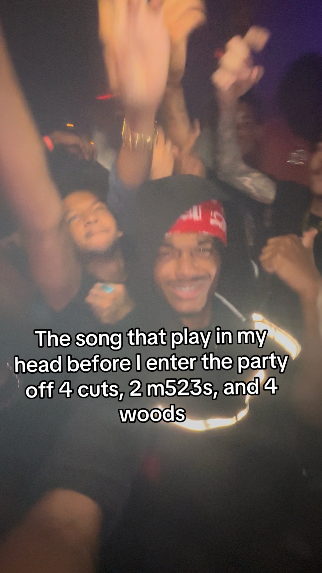 @🦦