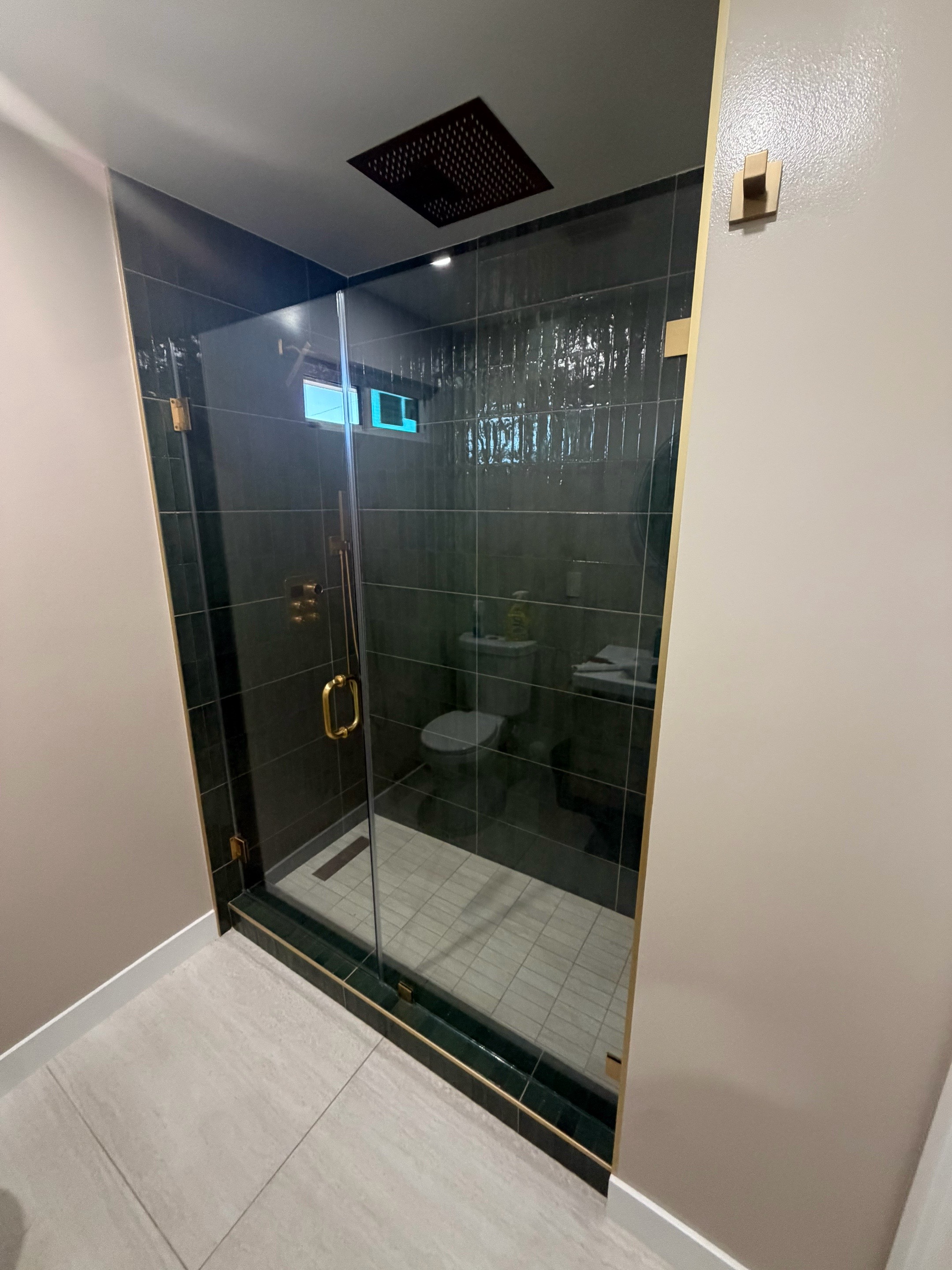@chavaglass