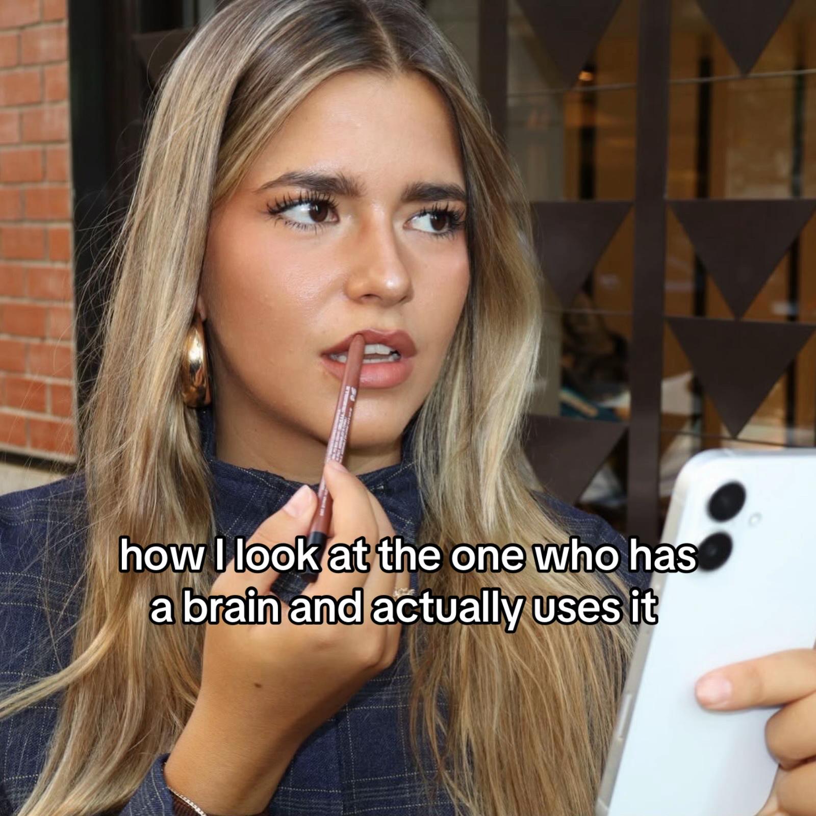 @Carmen Gross:)