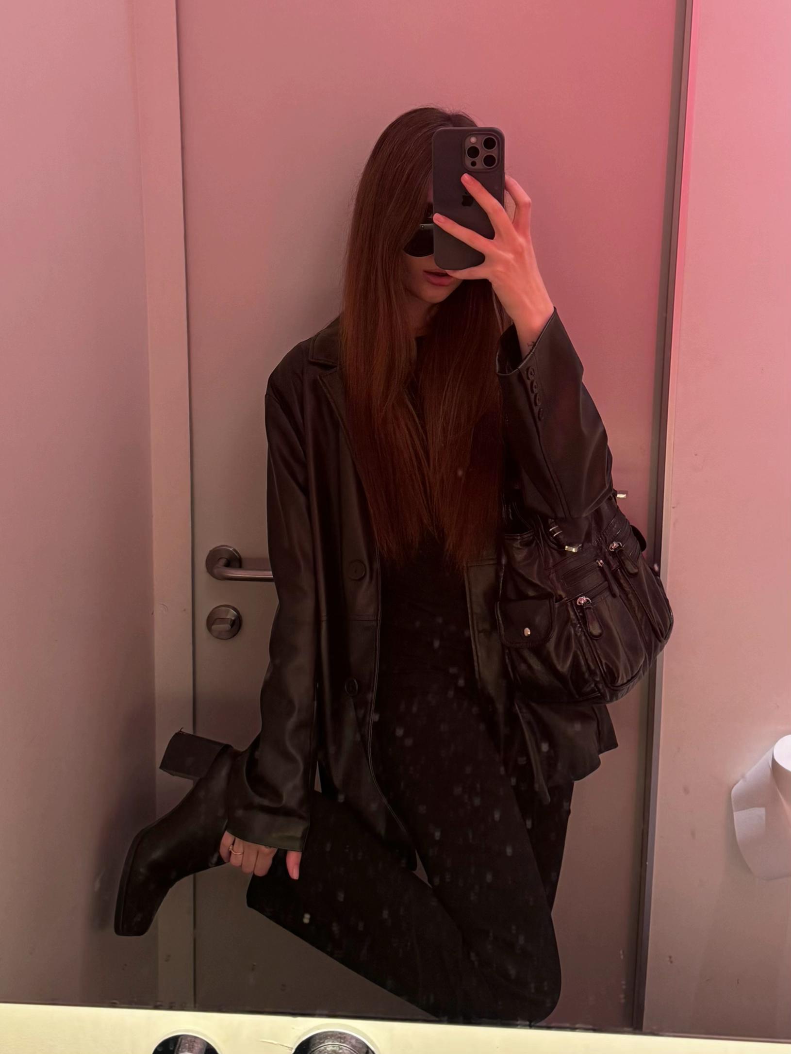 @anna