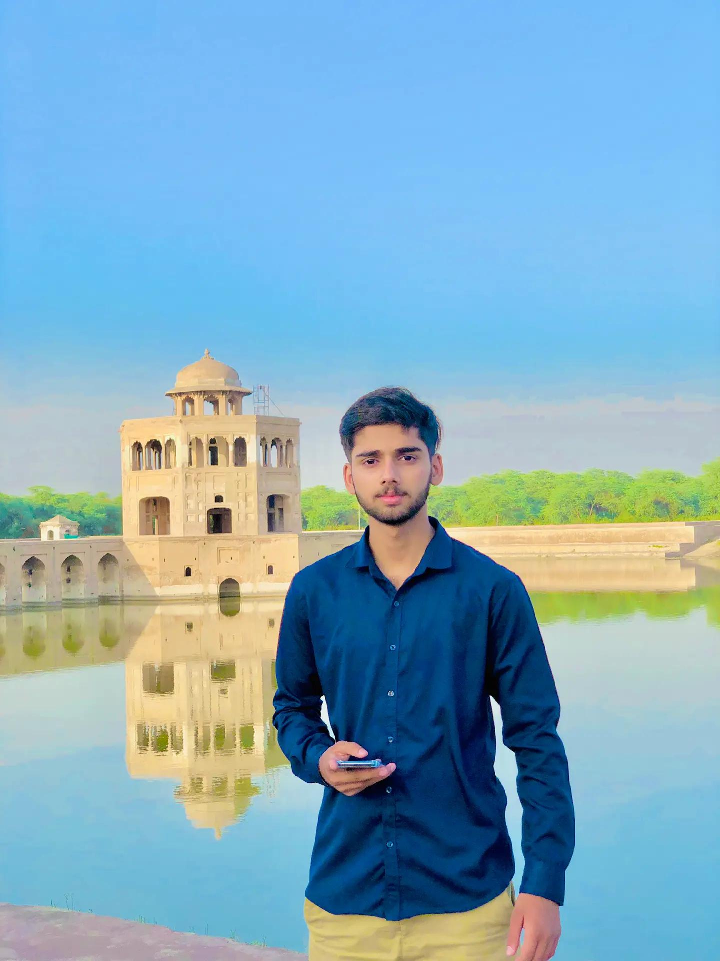 @🥂سیٹھ حسنین ⚖️
