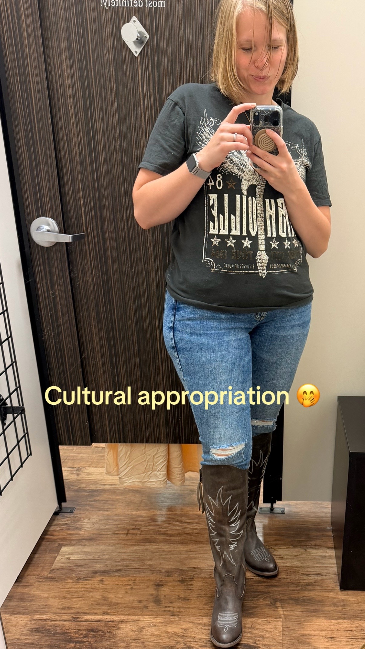 @fullymona