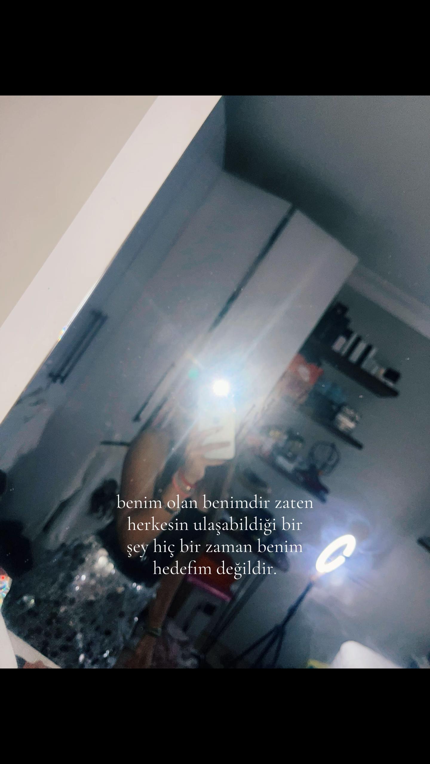 @𝓶𝓮𝓵𝓮𝓴