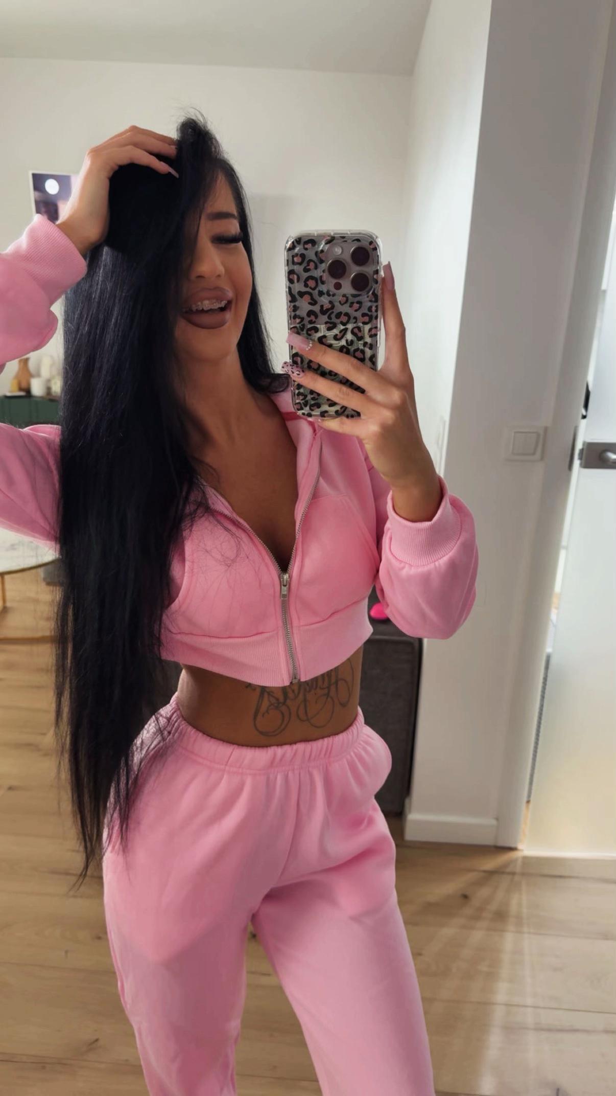 @Wiktoriaa47
