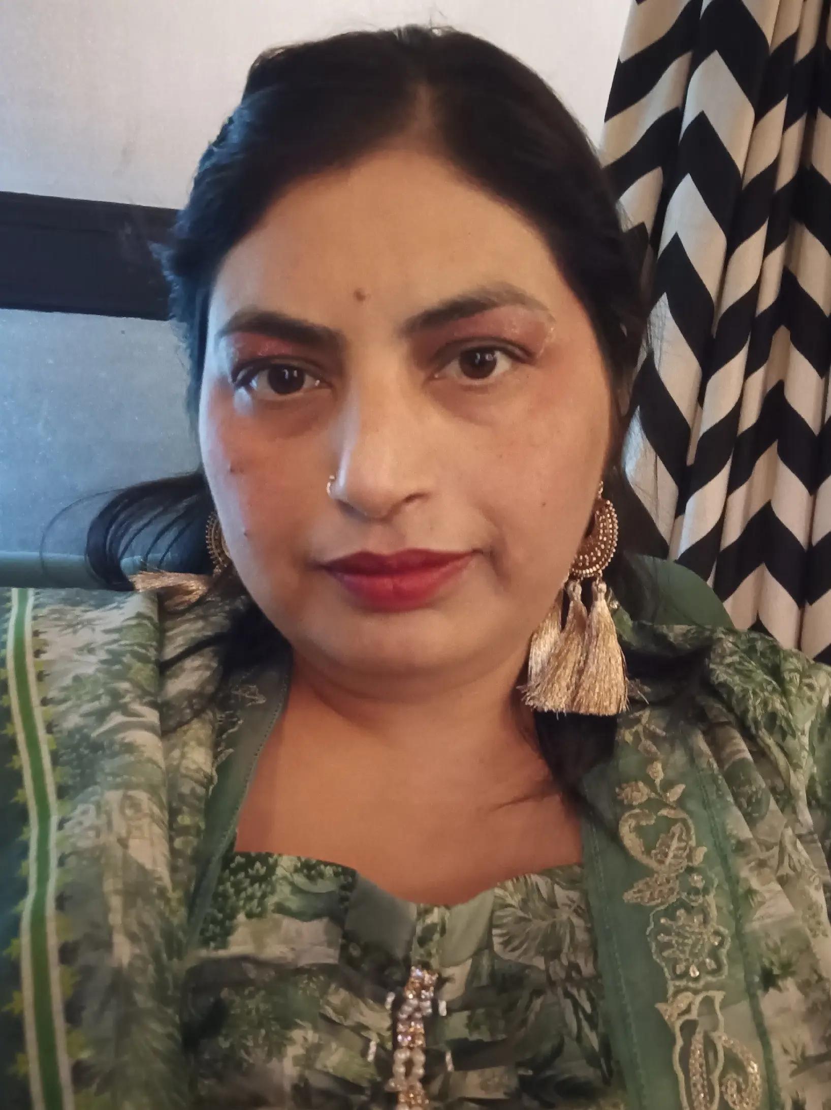 @Khalida Parveen