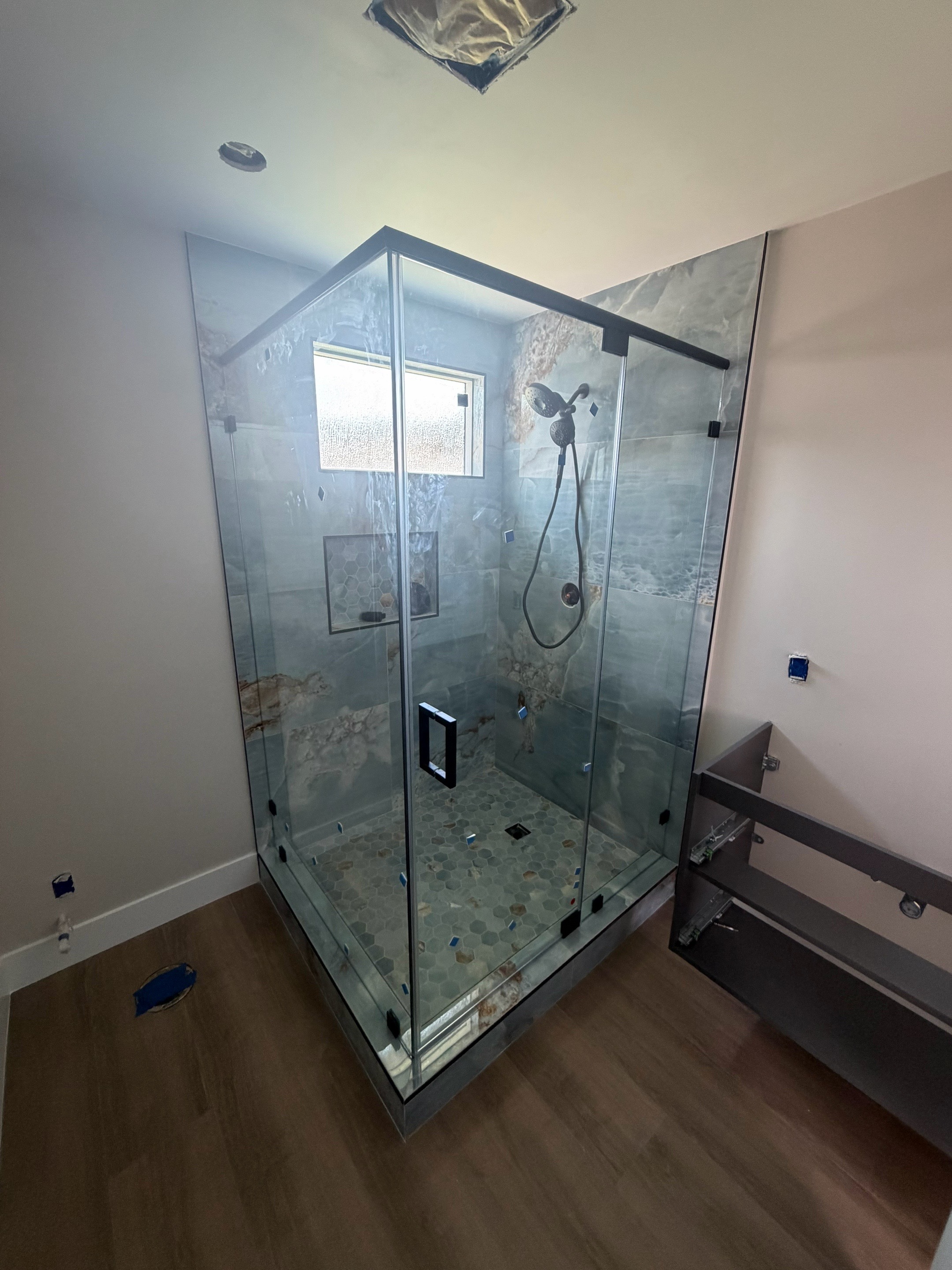 @chavaglass