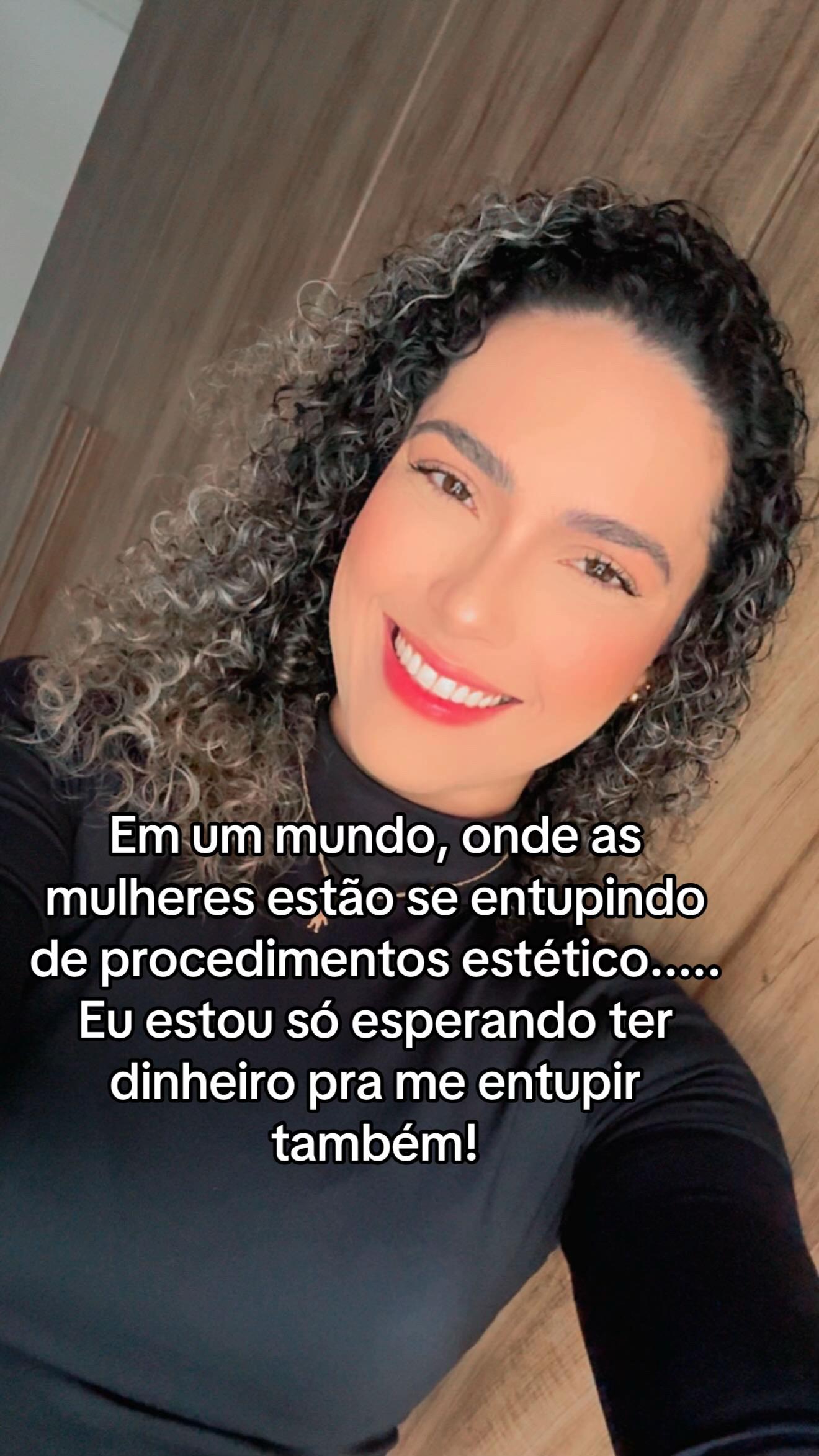 @andressasanttiagooficial