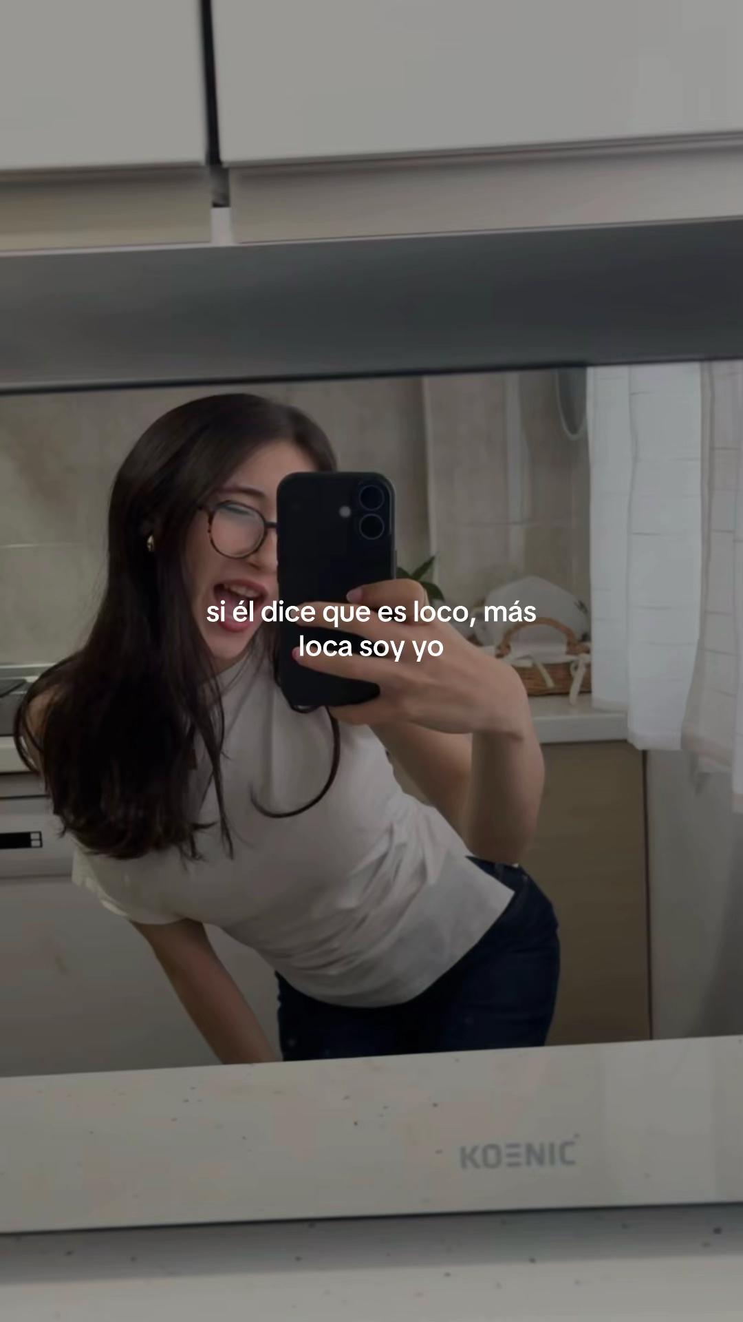 @👩🏾&zwj;❤️&zwj;👩🏻