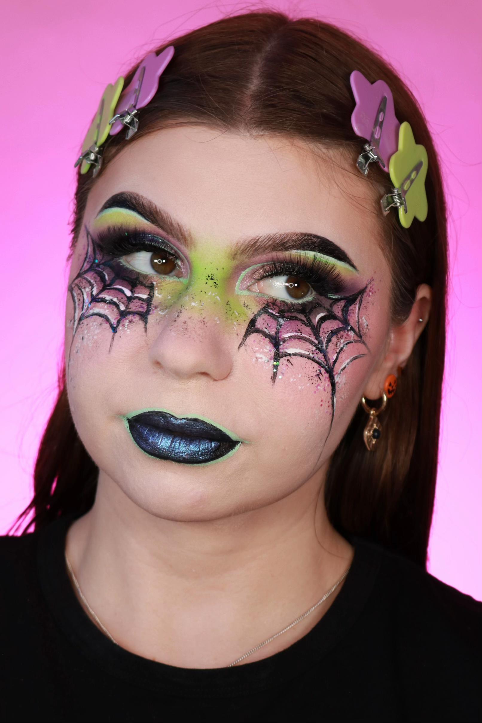 @Liana Tries Makeup