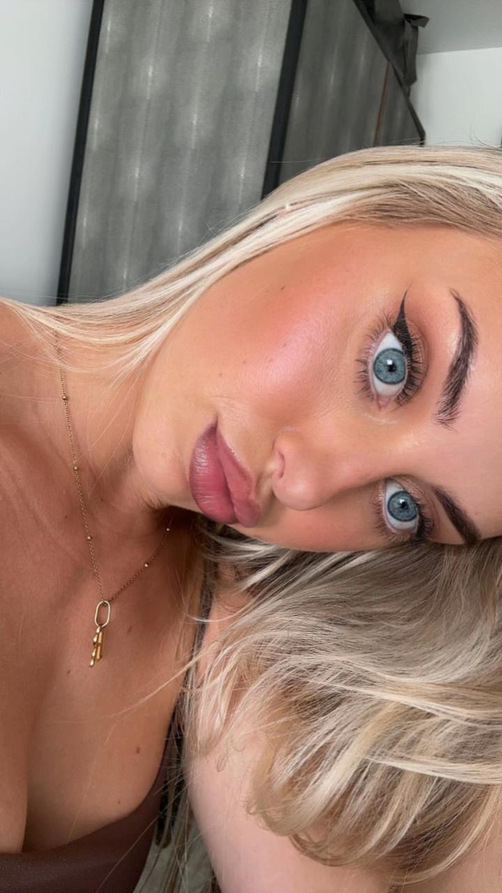 @Rhiannonbluelive🦋