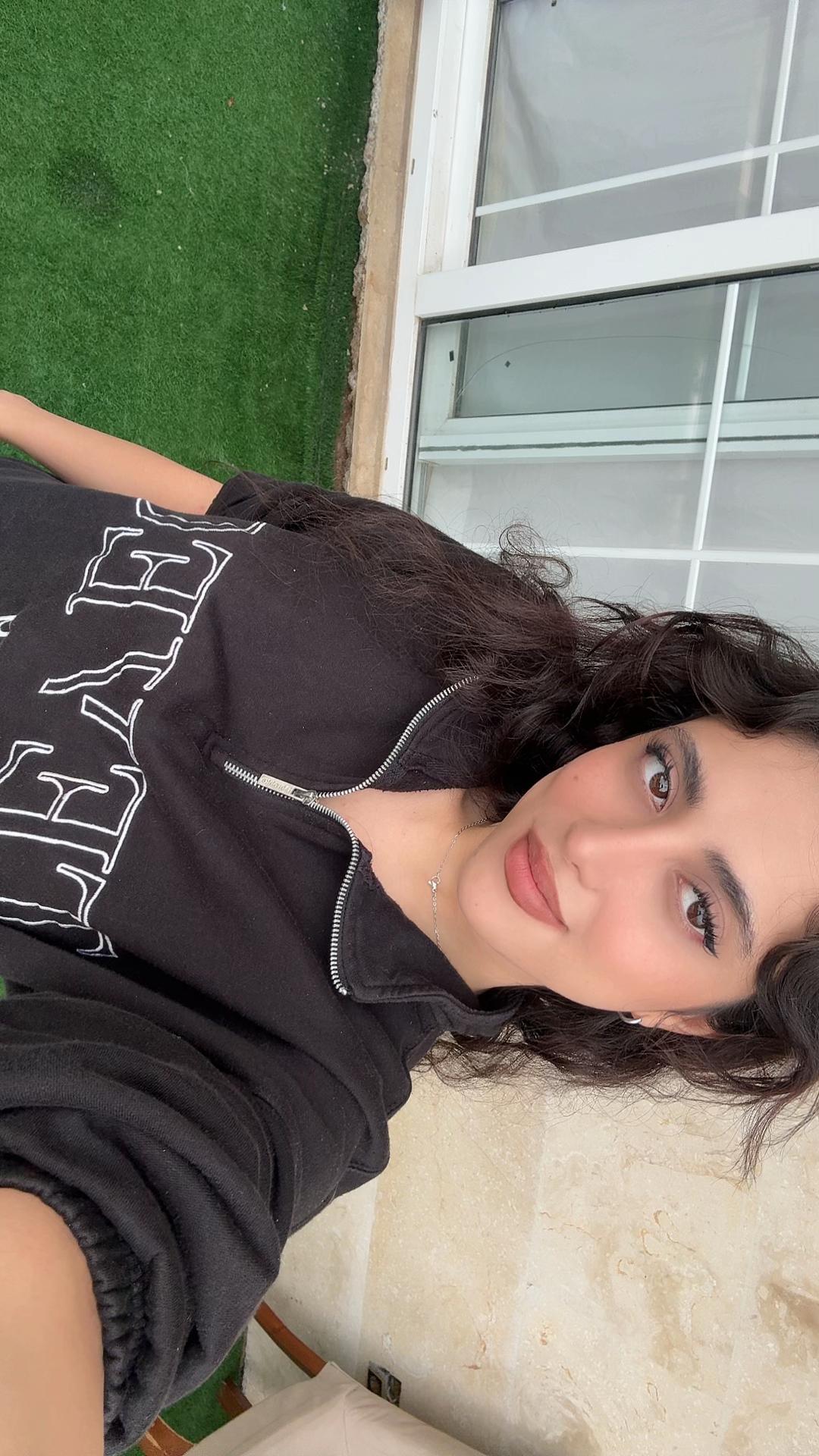 @Zhra