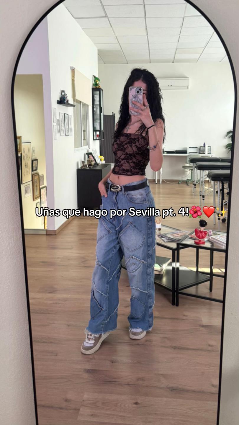 @minadamnnailz