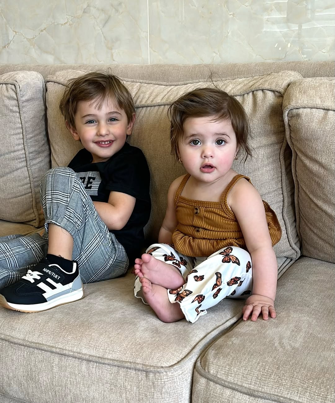 @("Cute baby") 🇨🇦