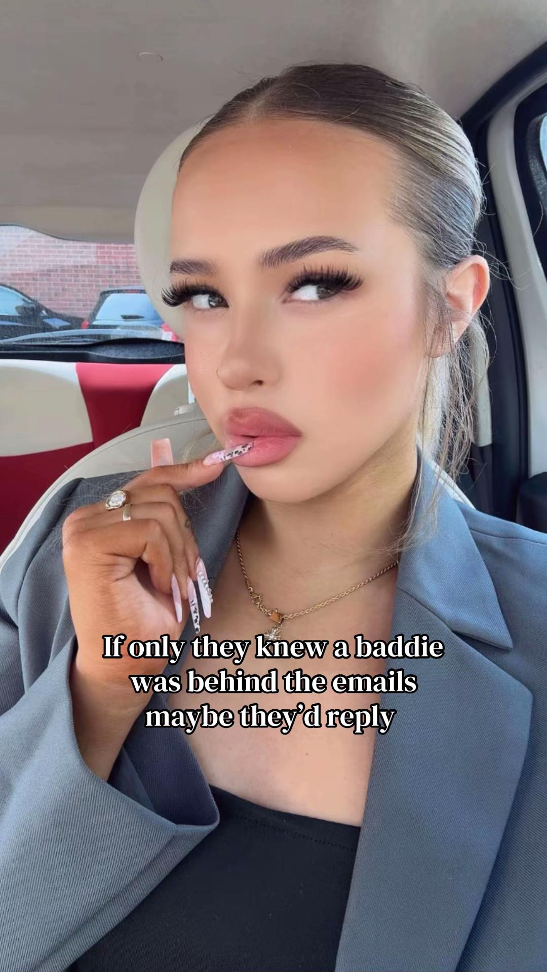 @ur wife 🤍