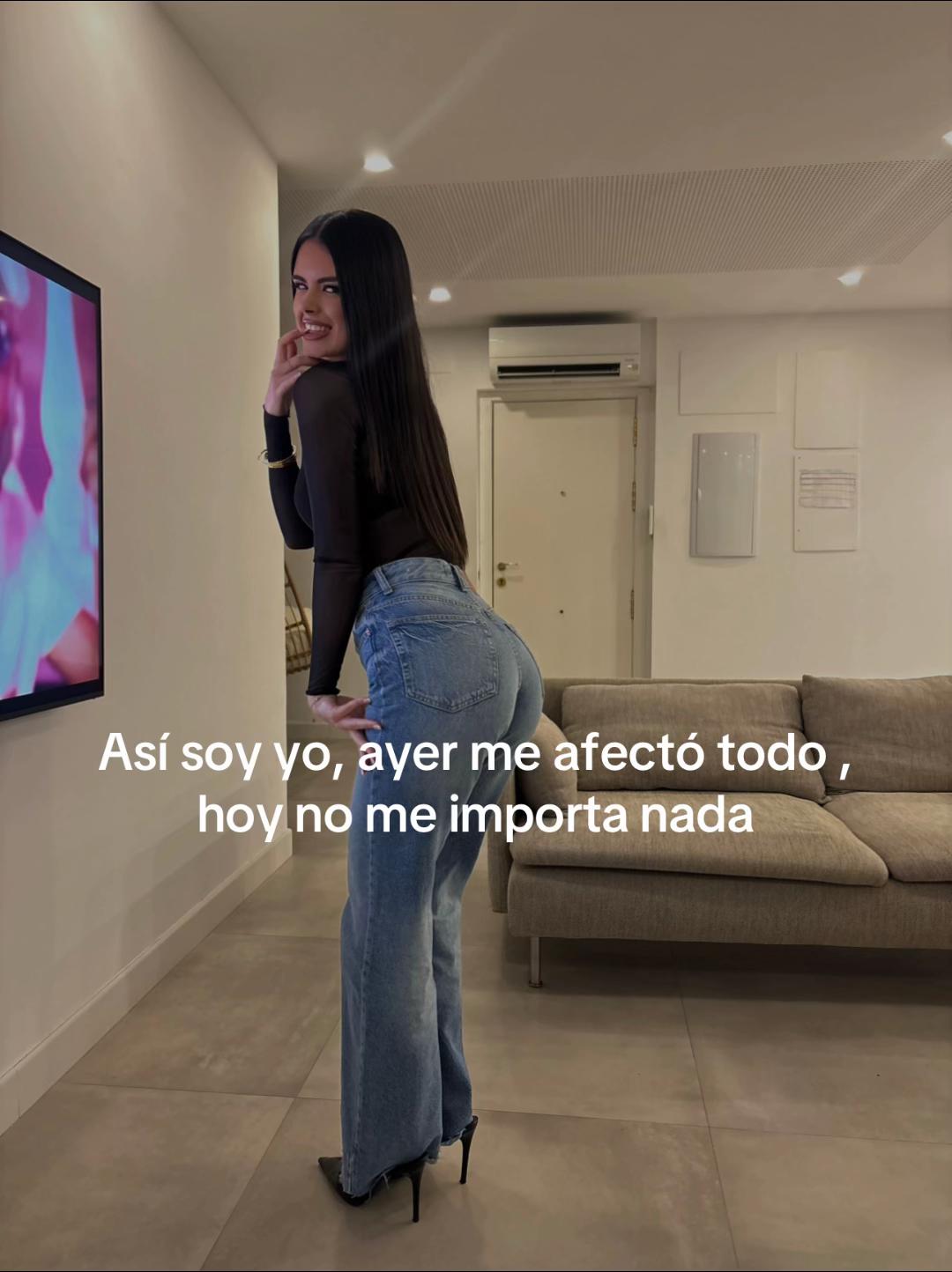 @Clau💋