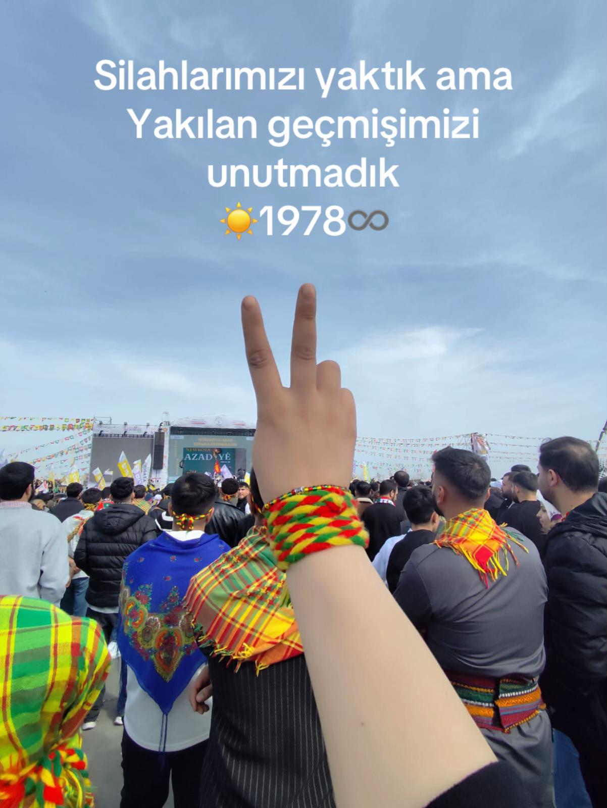 @H~S