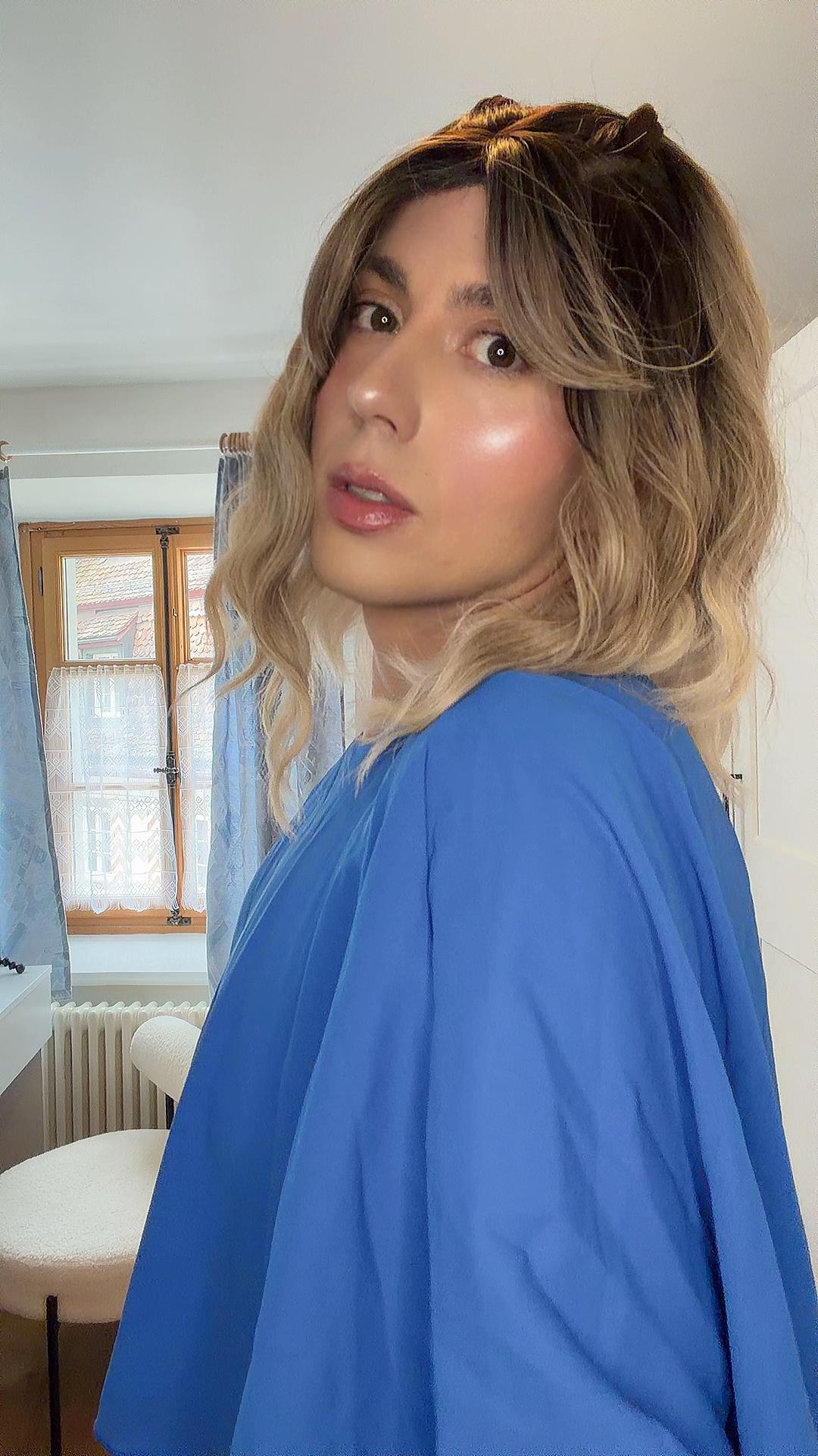 @callmeGia
