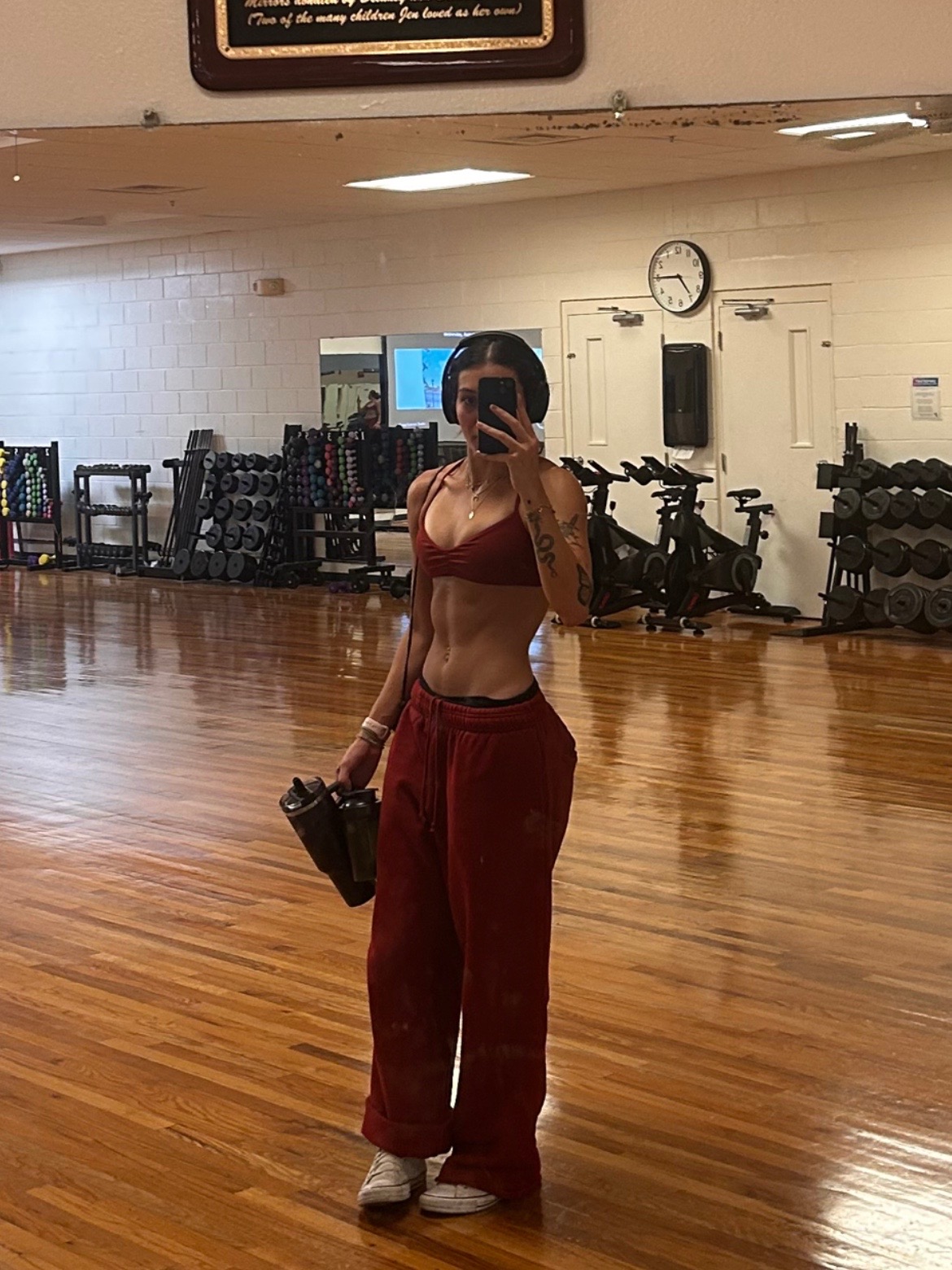 @Bella
