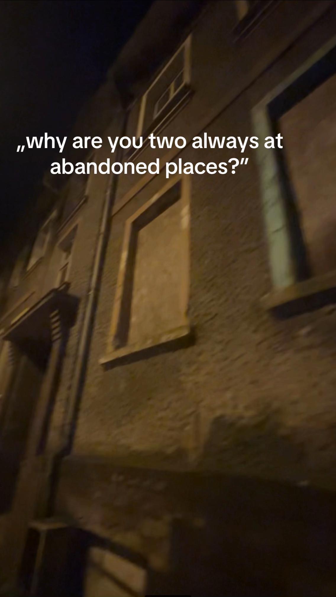 @🏚️