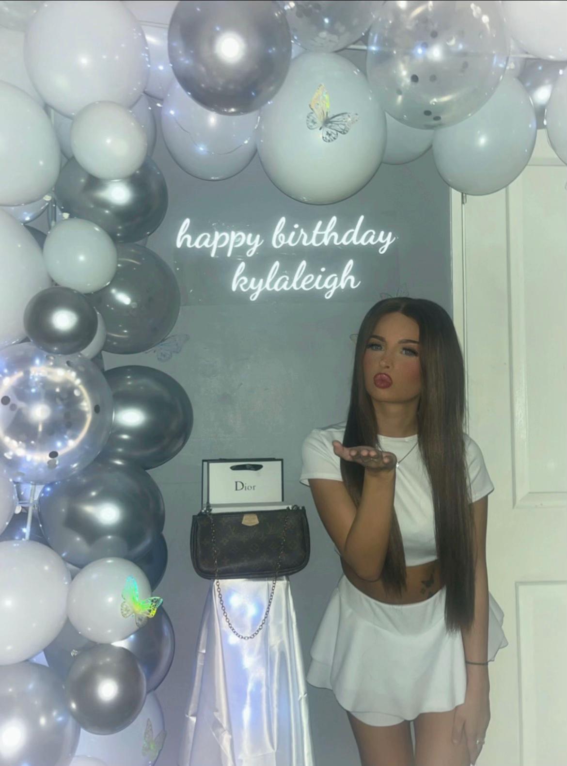 @𝐾𝑌𝐿𝐴&ensp;𝐿𝐸𝐼𝐺𝐻 ☁️