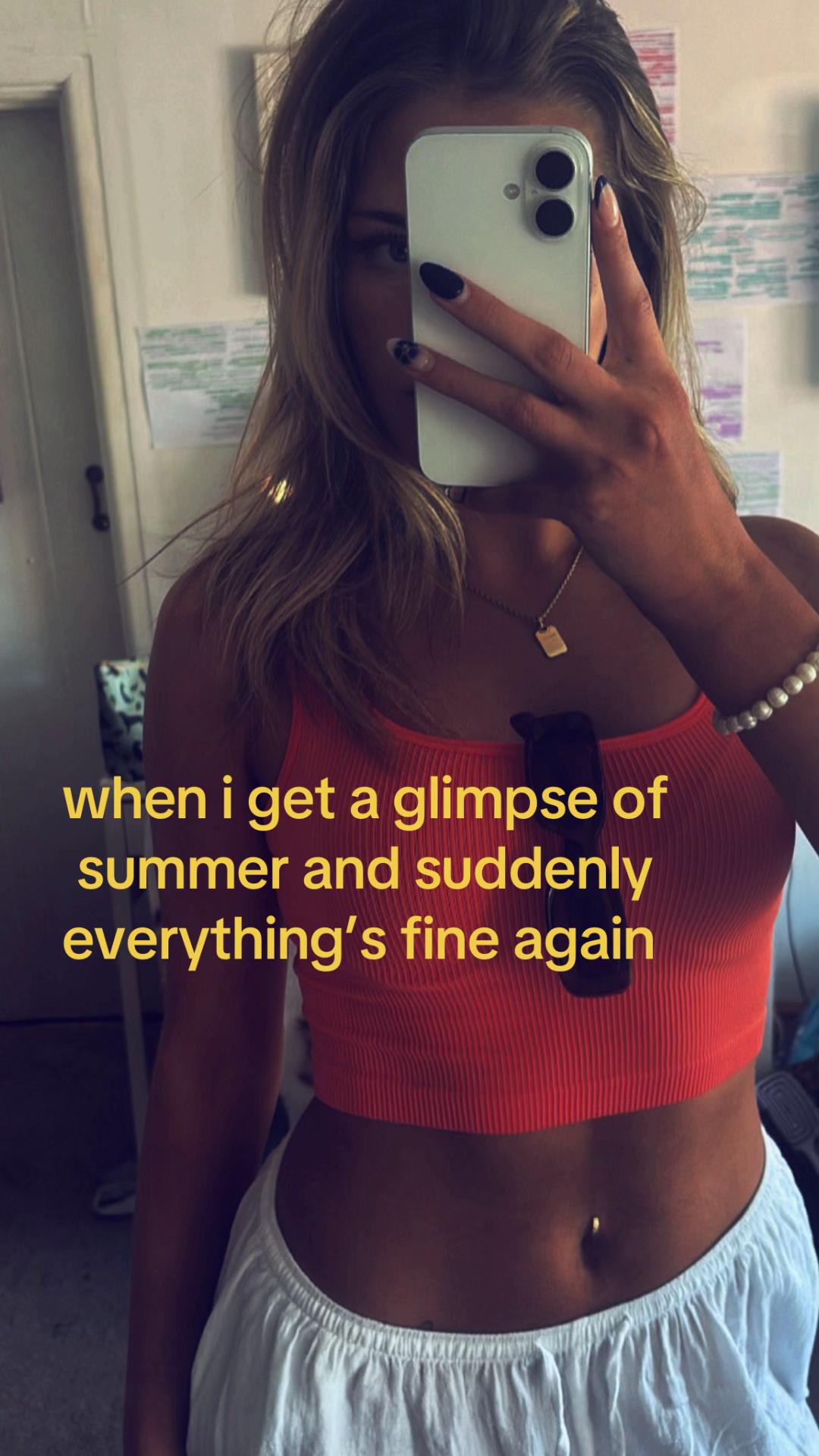 @hollyvjones