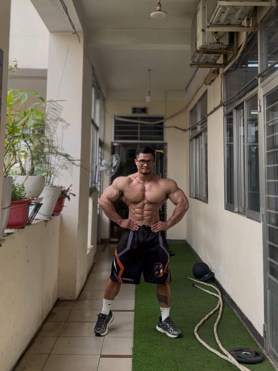 @IFBB PRO BEN ANH
