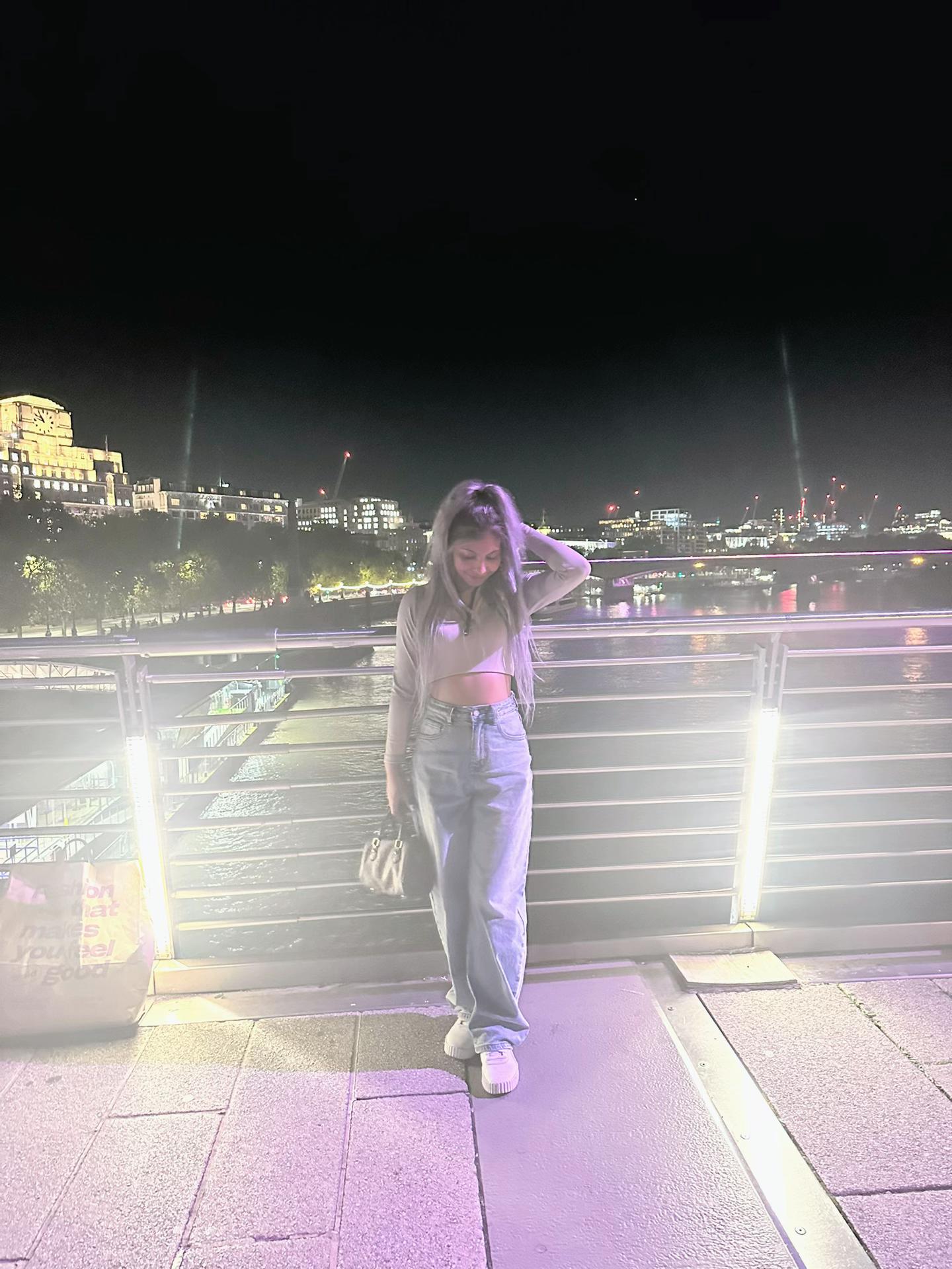 @Aylin🦋🇬🇧