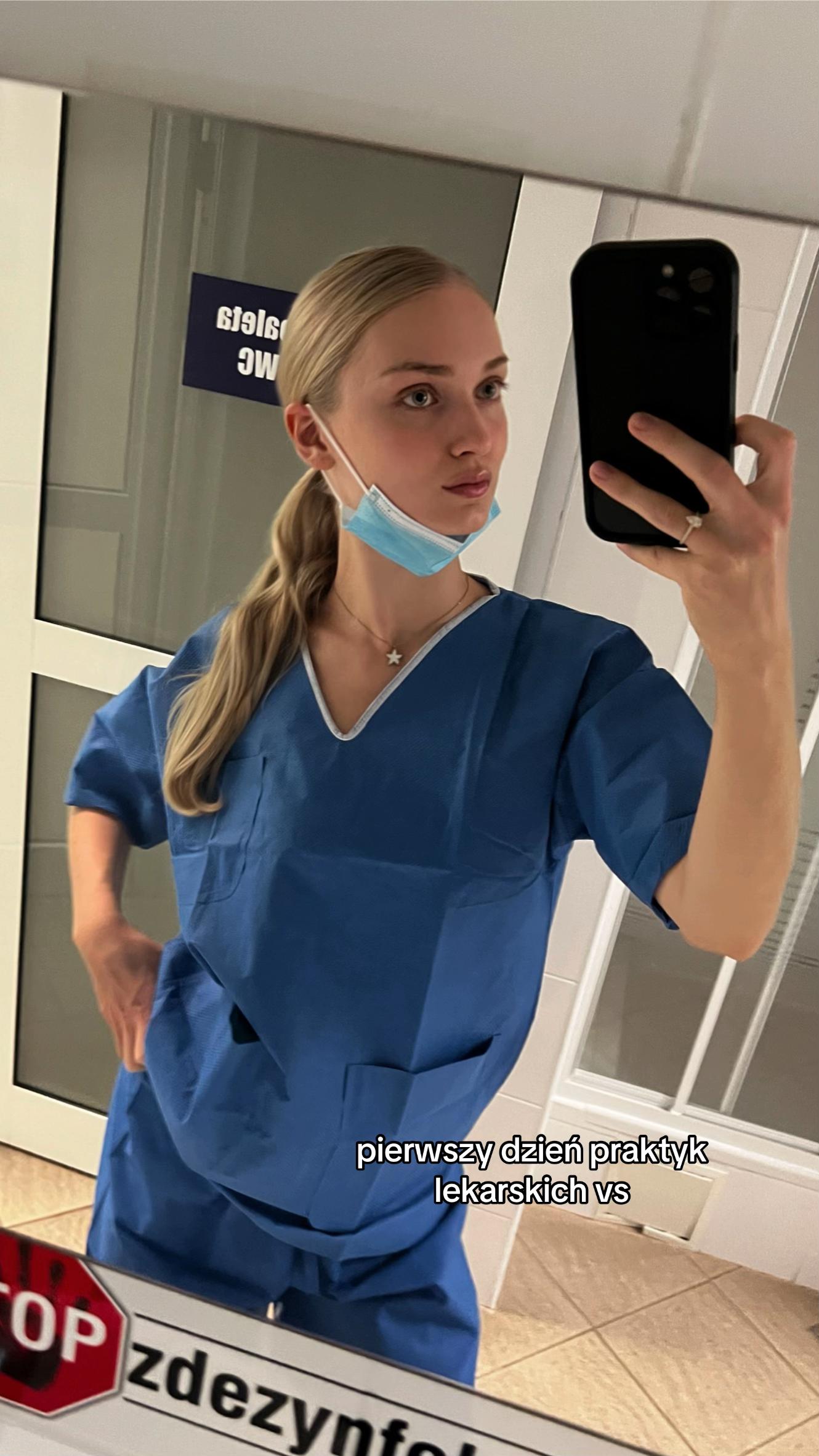 @Soph🌸🩺🦷
