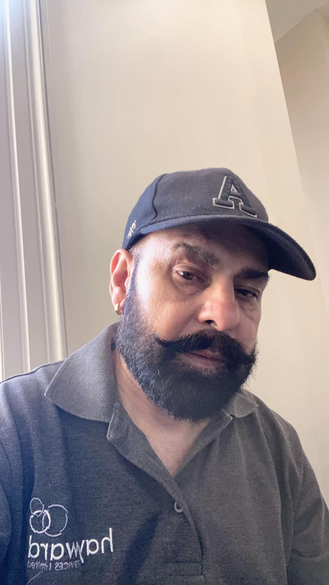 @Aman Grewal 🇬🇧
