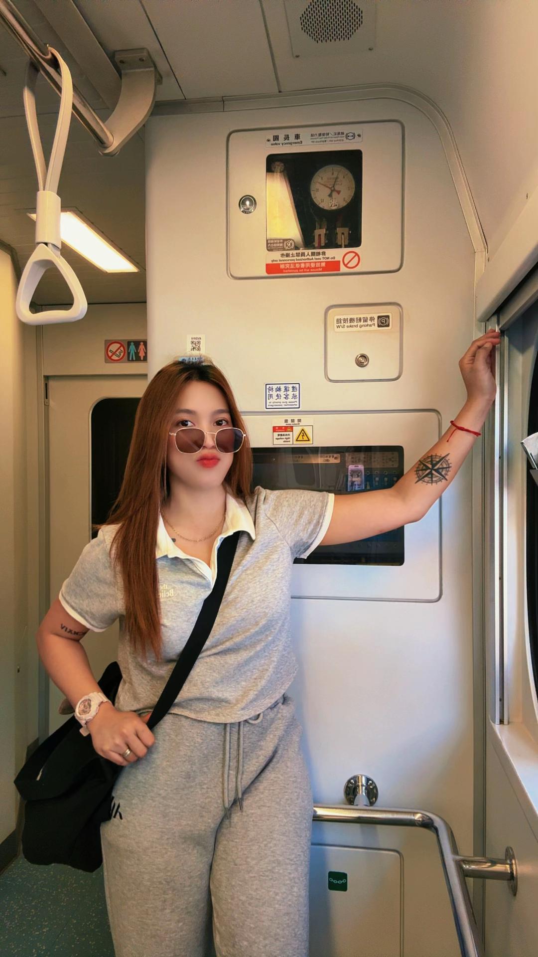 @ELLY🇵🇭🇹🇼