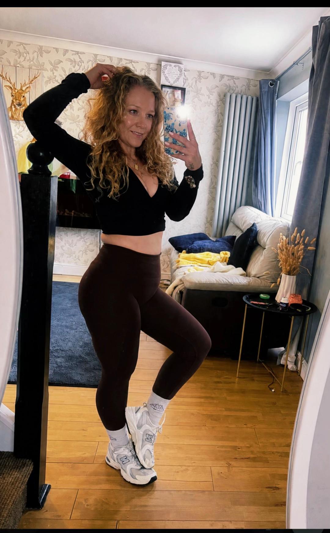 @Hol_94