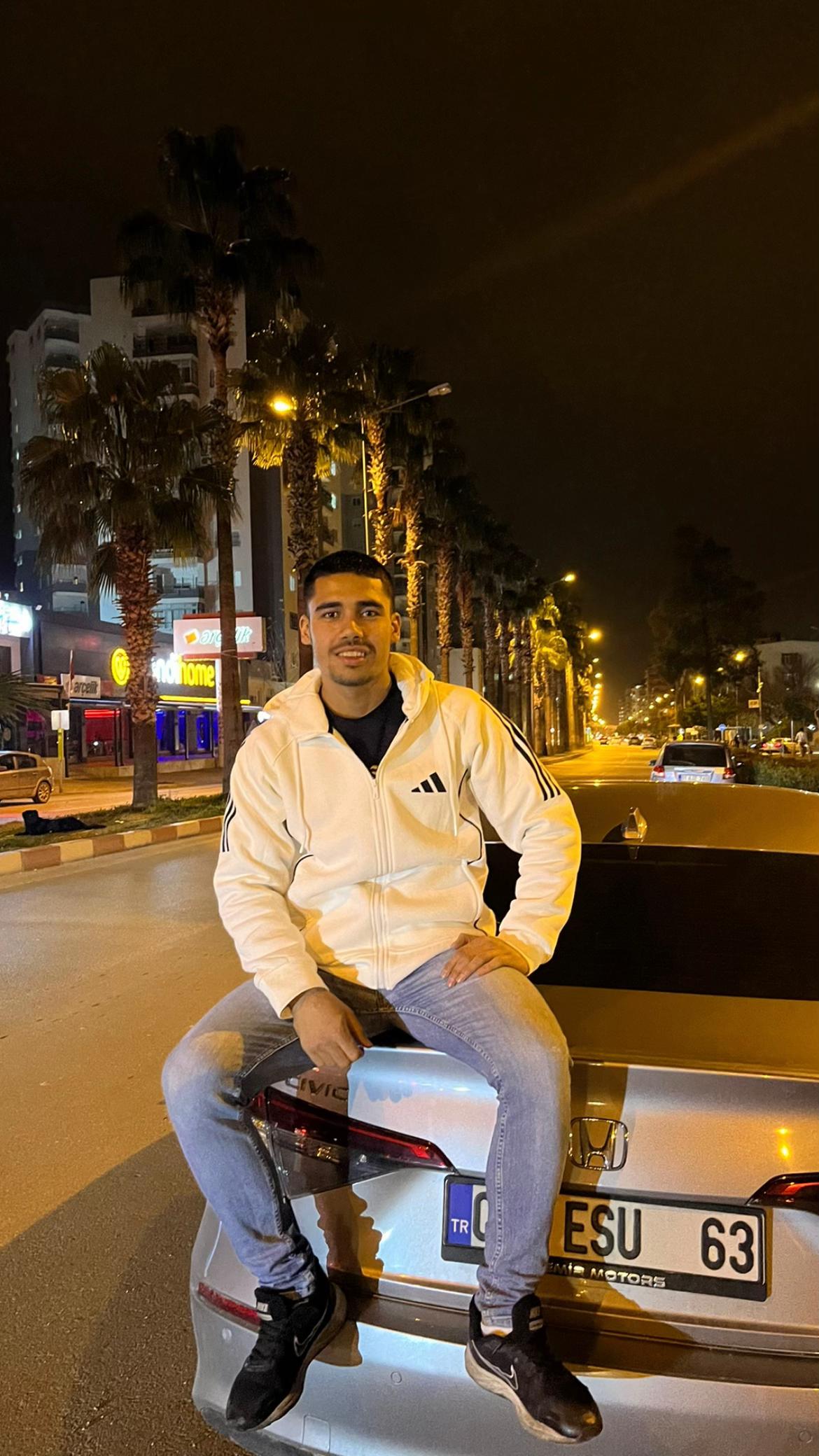 @Batuhan &Ouml;zt&uuml;rk