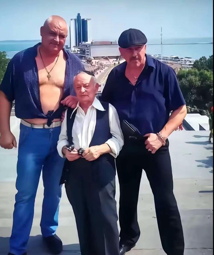 @𝑀𝑘.𝑌𝑎𝑟𝑜𝑠𝑙𝑎𝑣