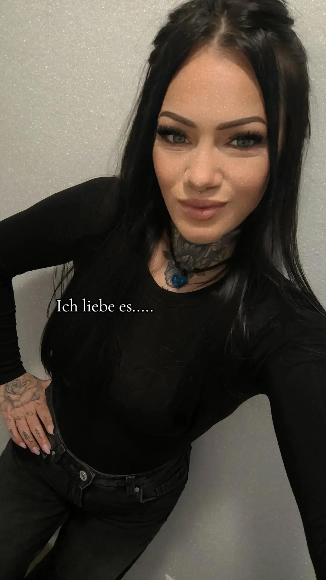 @Schwarzefee™๏ธ