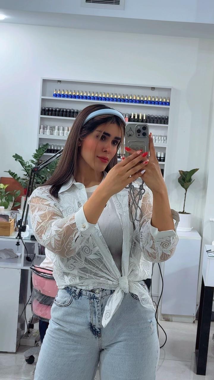 @elenamokari