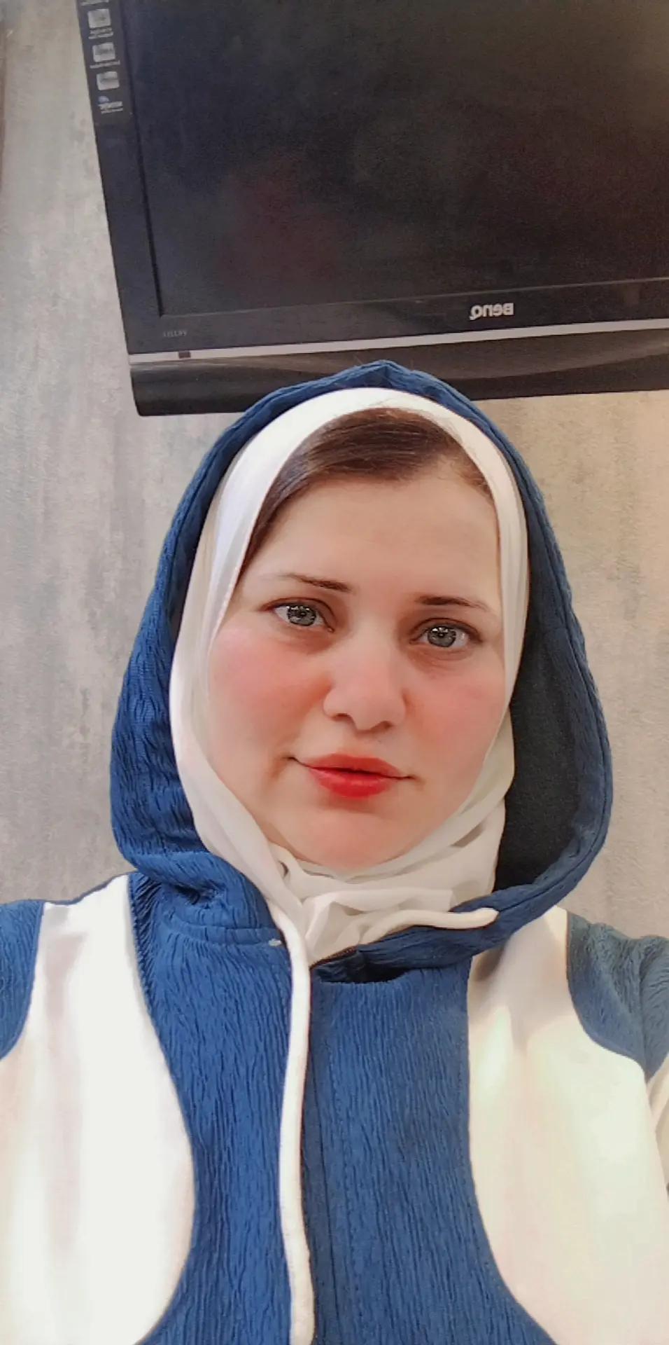 @ست البنات يسر