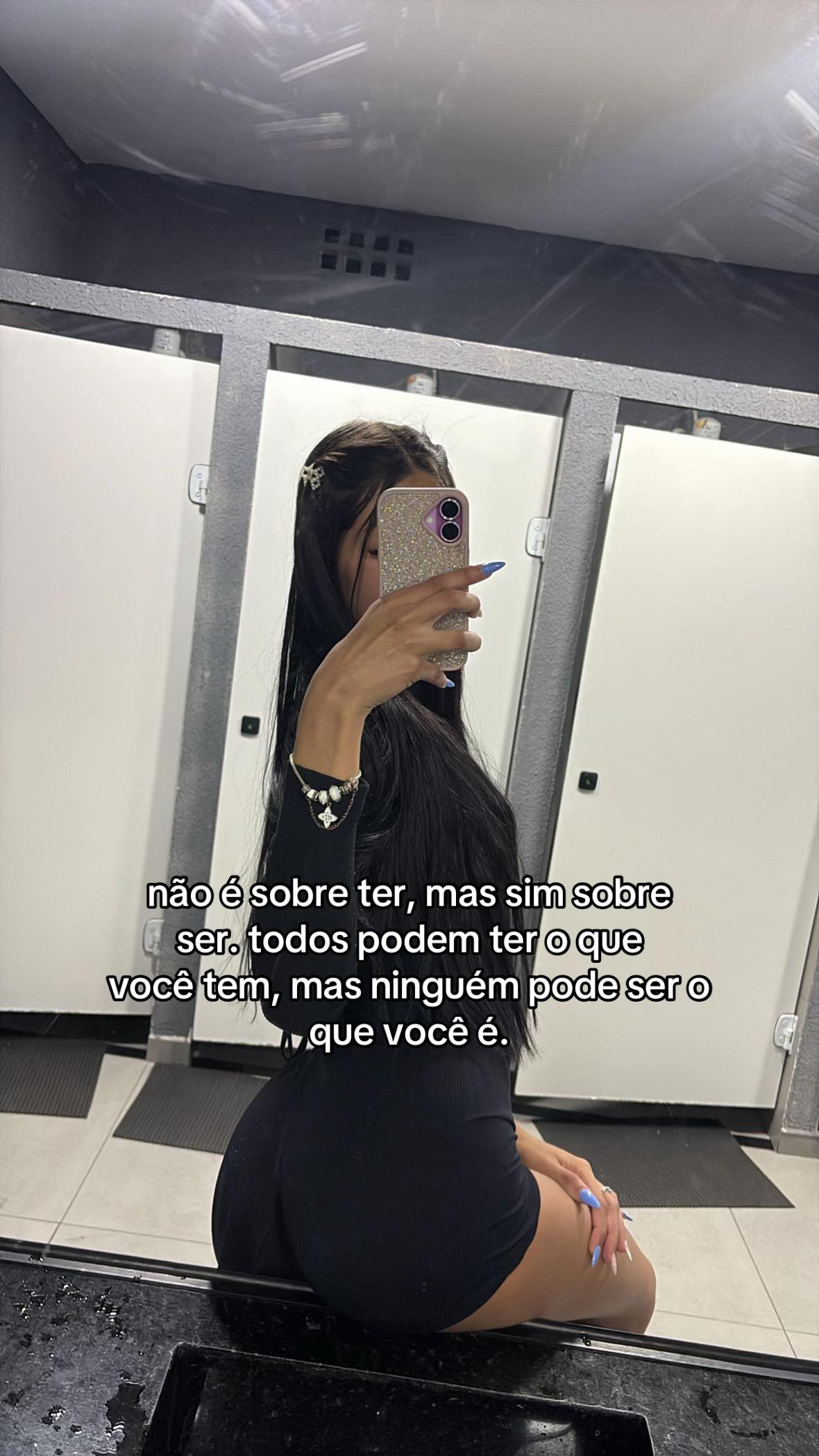 @🫦