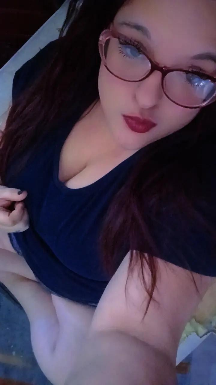 @🎀curvybratbabe71