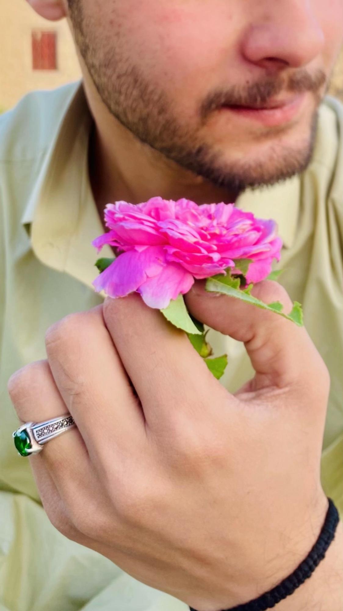 @AGHA JANi