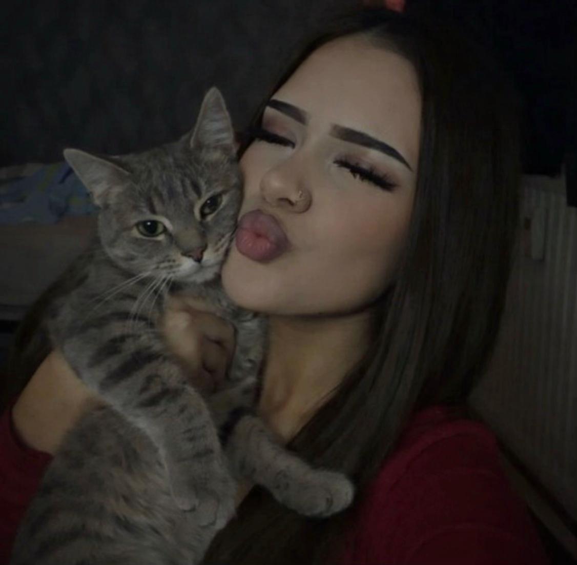@Elisa