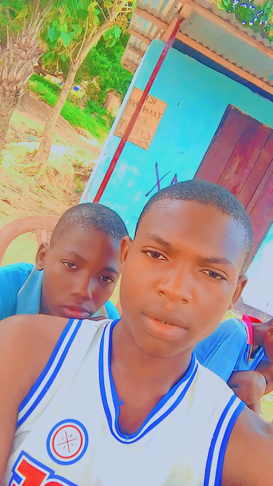 @Junior Ya&iuml;nam