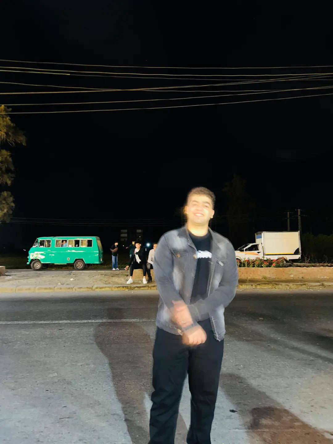 @E L M O S H๐ง๐ป
