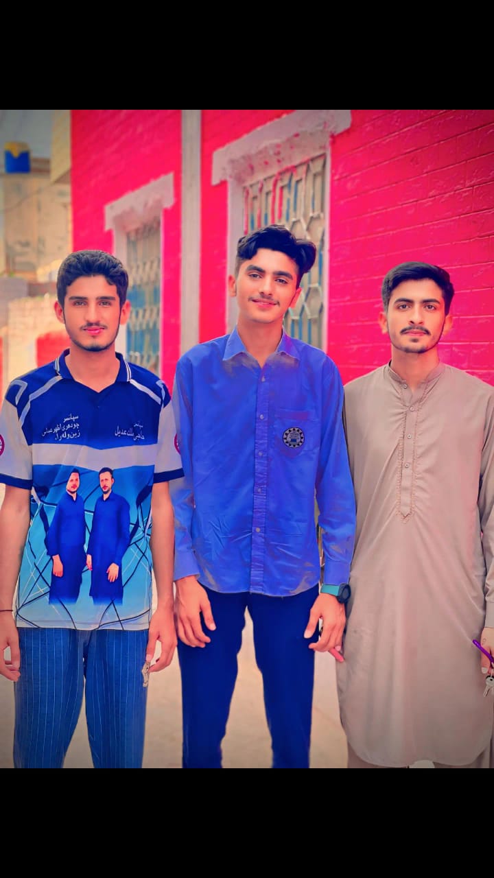 @✨👻ZEESHAN🖇️👑✨