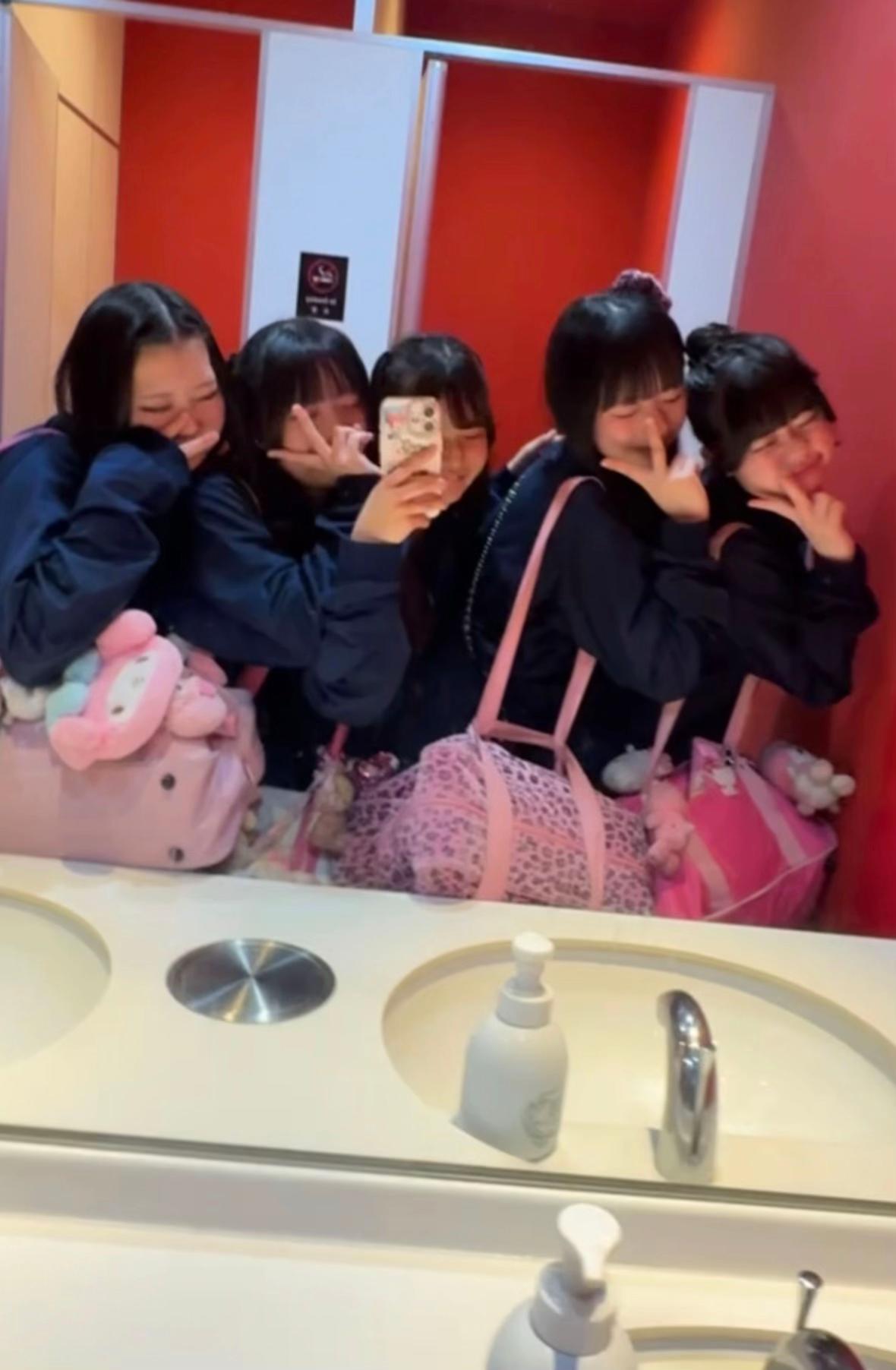 @ももな